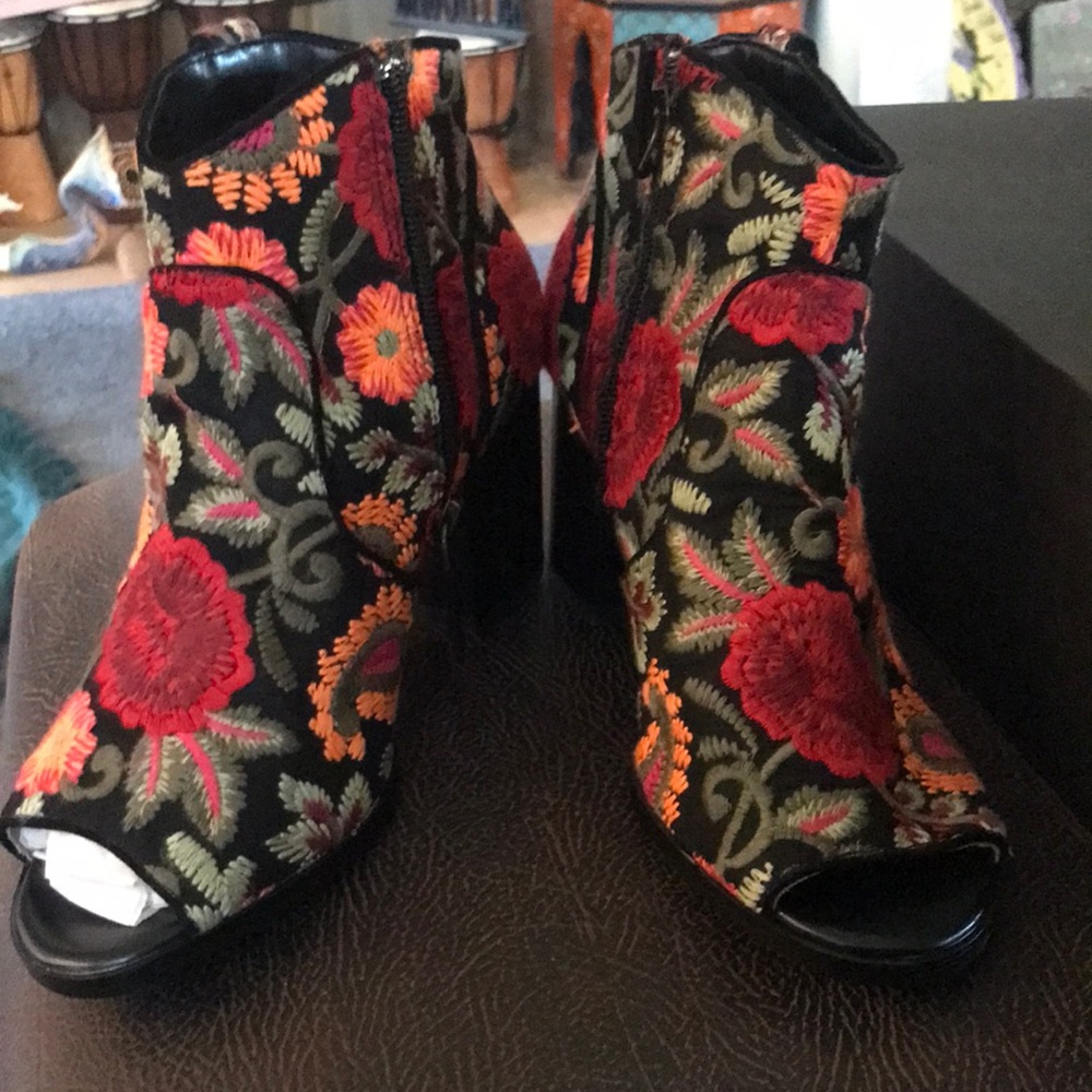 Crown Vintage booties